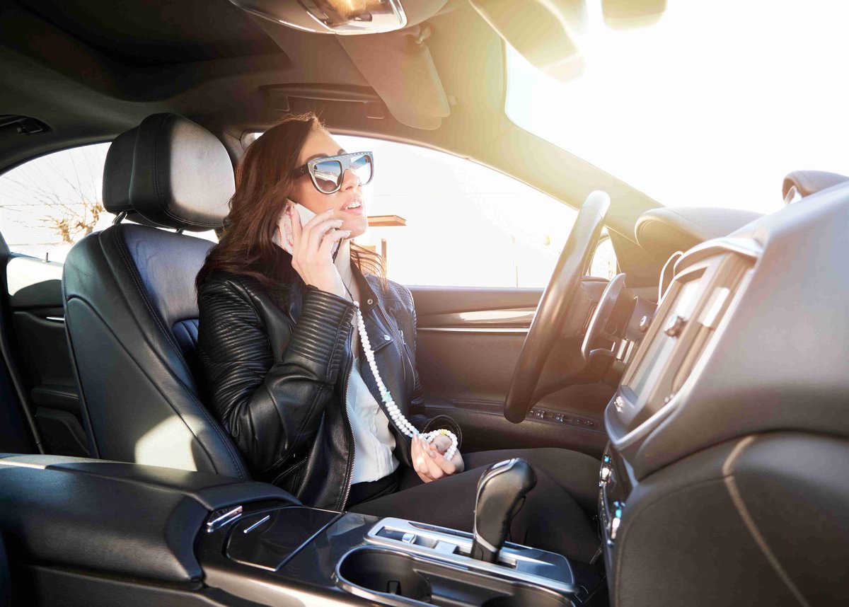 Talking_On_Phone_While_Driving_original_1107364